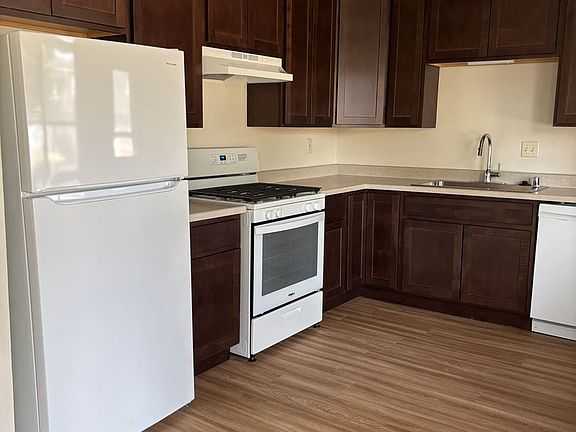 3rd image of 224 W Falls Rd