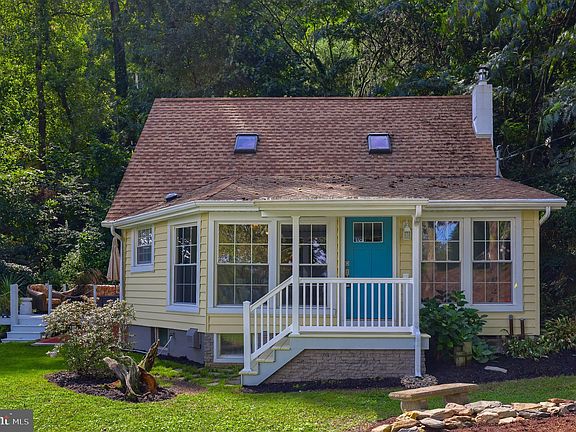 3rd image of 155 Murphys Hollow Ln