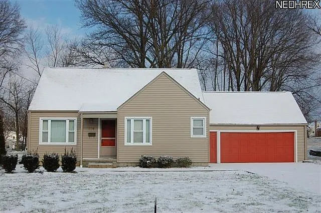 114 Island Dr photo 1
