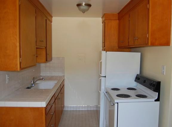 5th image of 5481 Carlson Dr #6