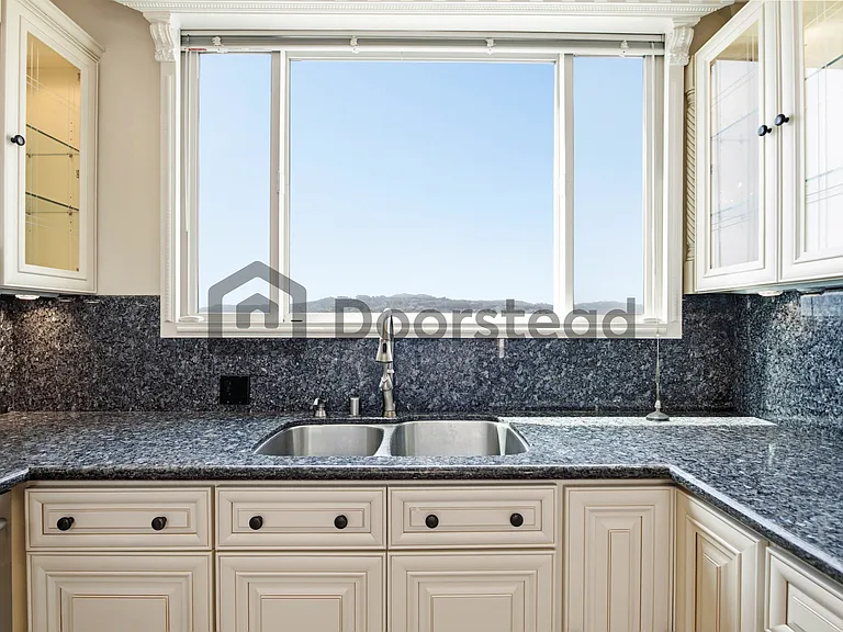 101 Monterey Blvd — Photo 20