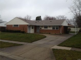 5917 Chatsworth Dr, Dayton, OH 45424