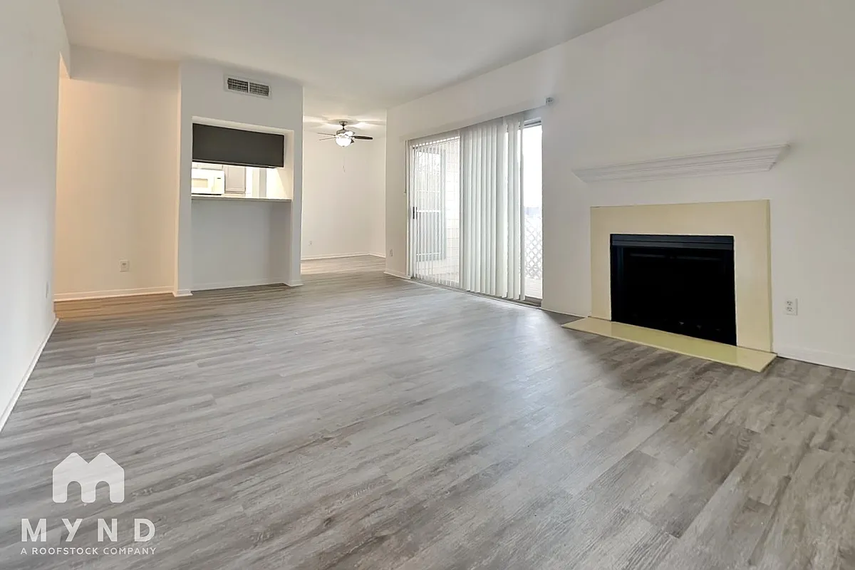 Building Photo - 6500 Harbor Town Dr #3208