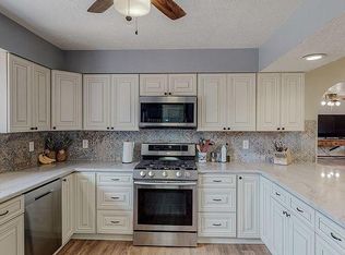 3611 Oakmount Dr SE, Rio Rancho, NM 87124