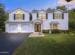 32 Devon Dr, Manalapan, NJ