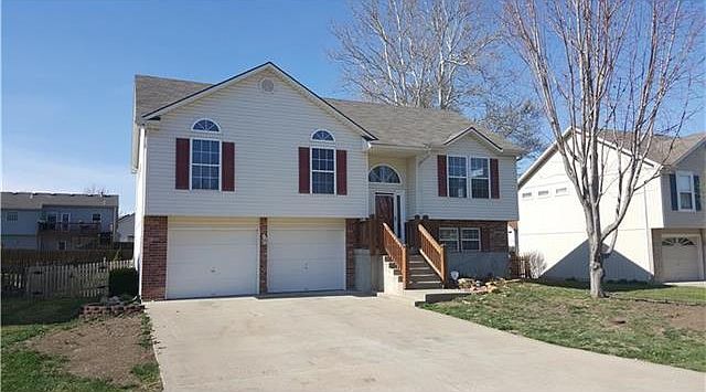 1st image of 1229 SE Scenic Dr
