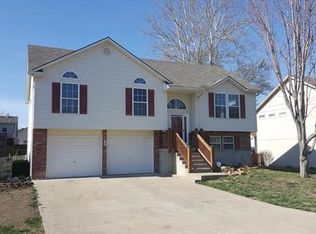 1229 SE Scenic Dr, Blue Springs, MO 64014