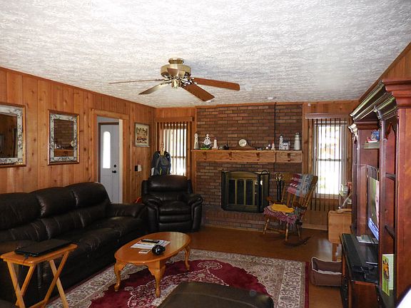 3rd image of 5879 Mallard Ct