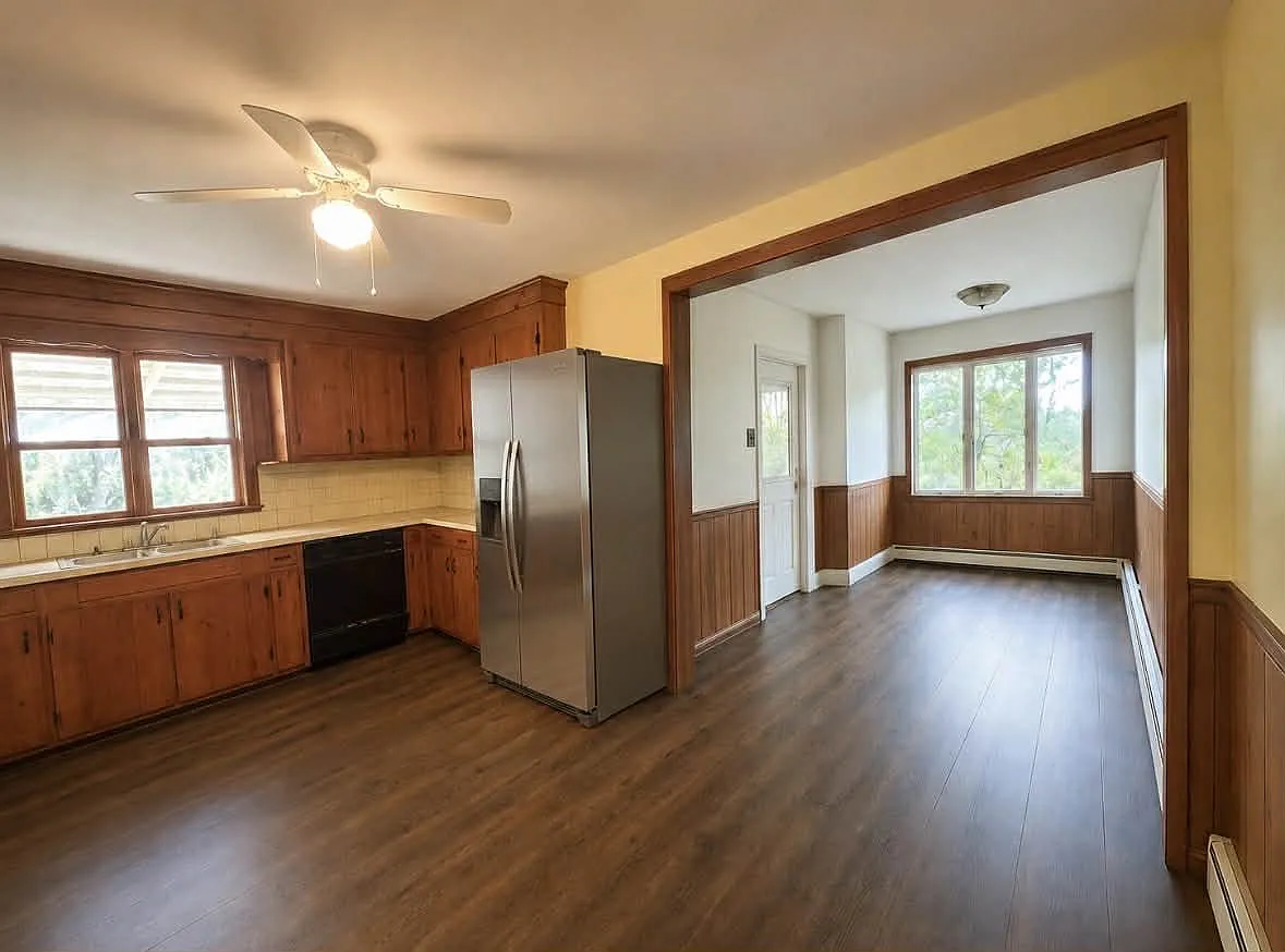 3 bed, 1.5 bath, $1,850 — Photo 2