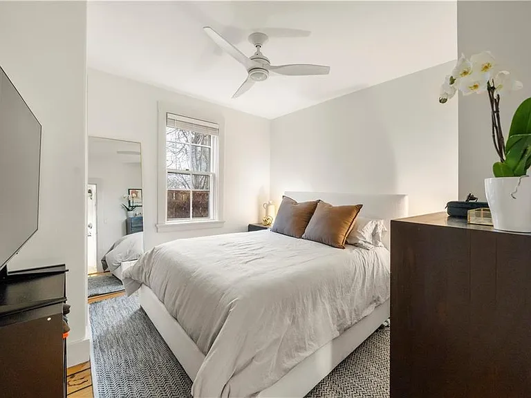 33 Marsh St — Photo 9
