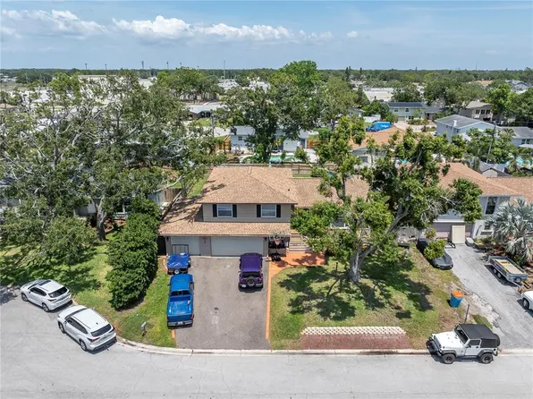 8263 132nd St, Seminole, FL 33776