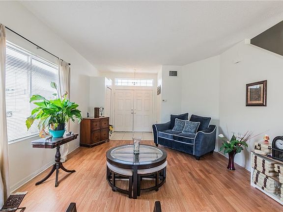 3rd image of 12719 Longcrest Dr