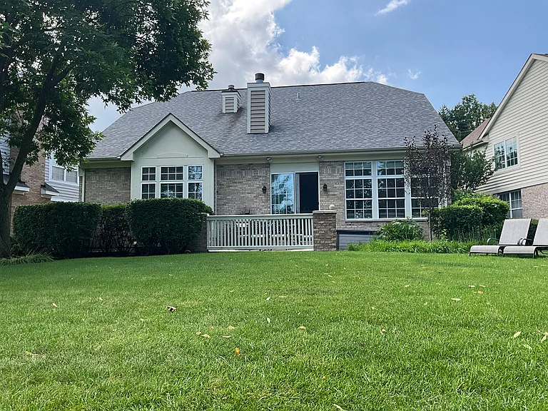 2069 Inverness Dr — Photo 2