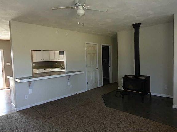 3rd image of 427 W Itawamba Trl