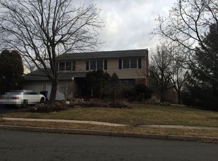 10 Sturwood Way, Lawrence Township, NJ 08648