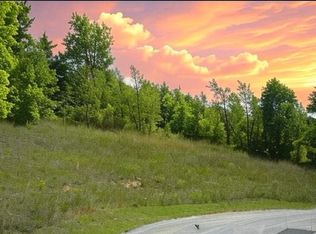 219 Cinnamon Ln, Traverse City, MI 49696