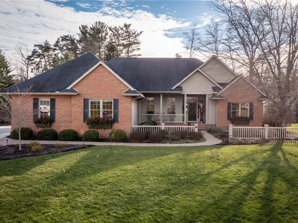 752 Bobwhite Dr, Hermitage, PA 16148