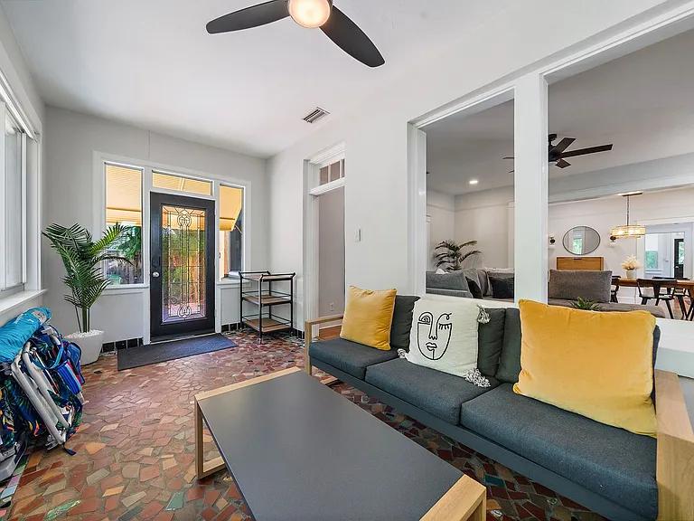 320 Ohio Pl — Photo 11