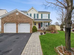 601 Grandview St, Middlesex, NJ 08846