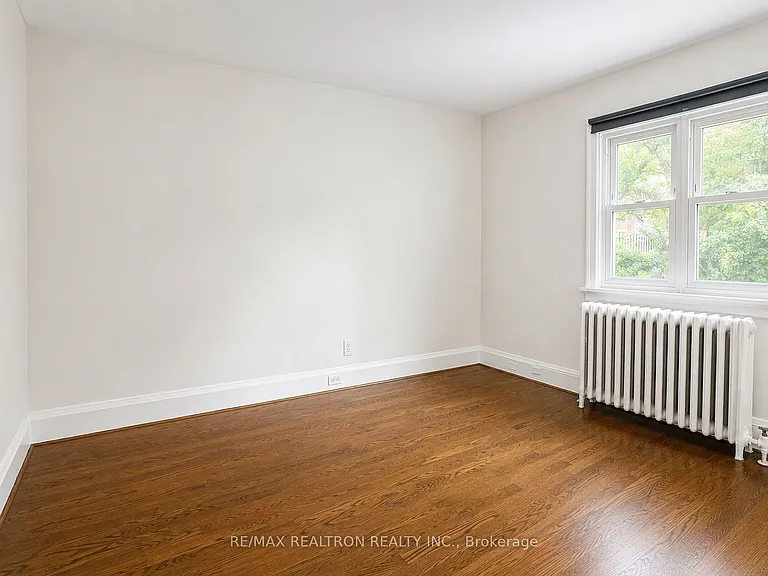 25 Ranleigh Ave #B — Photo 11