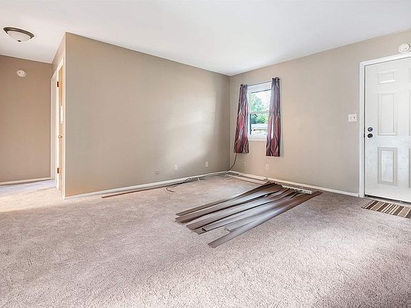 4th image of 309-309 S Cheryl Dr #311