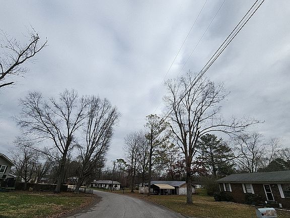 4th image of 112 Benton Dr
