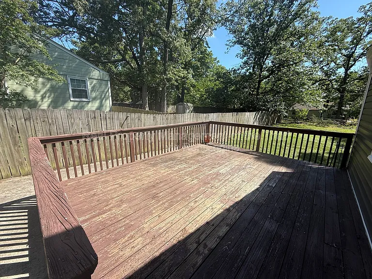 2817 Shady Lawn Dr — Photo 20