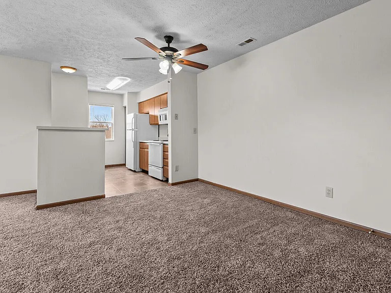 Brookstone Place Apartments — Photo 8