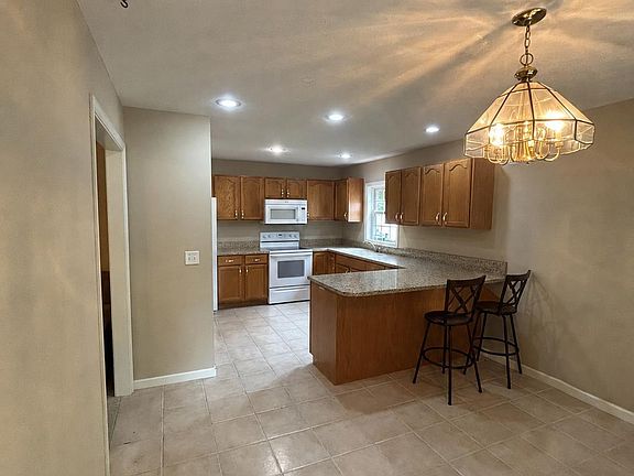 3rd image of 520 Riecken Dr