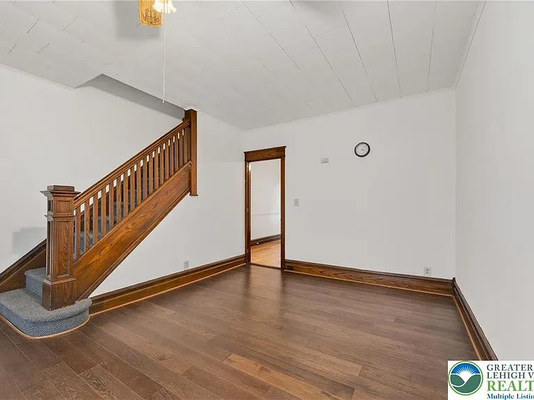 626 N 11th St — Photo 14
