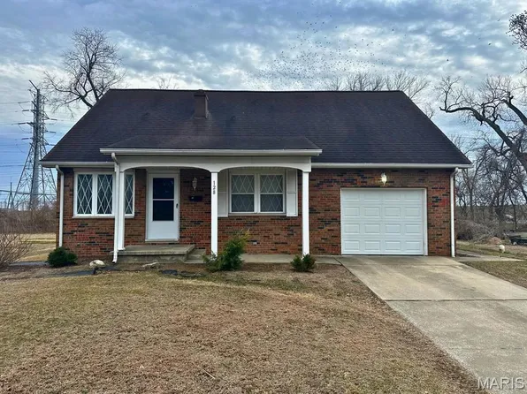 128 Donna Dr, Hartford, IL 62048