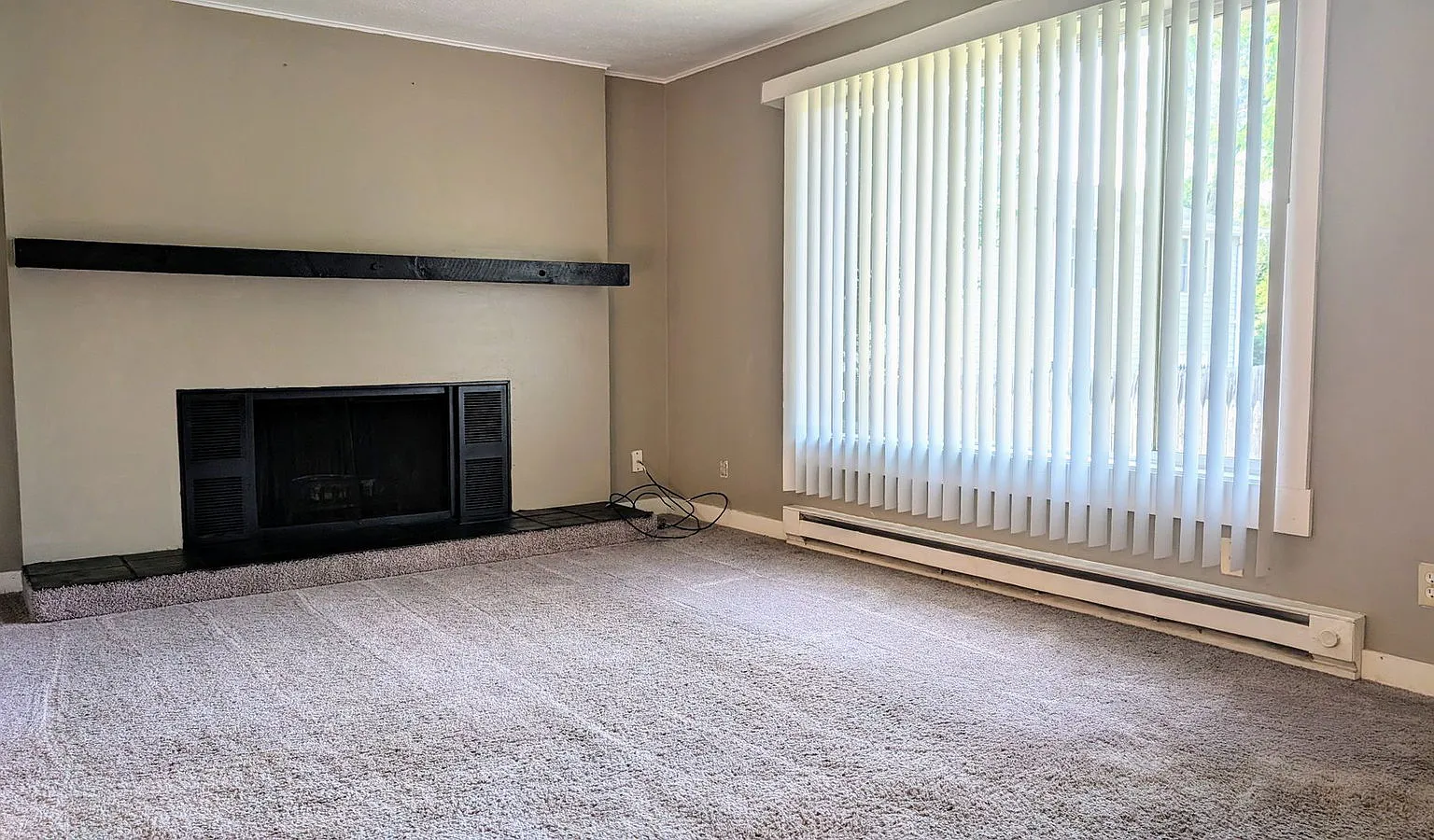 2 bed, 1.0 bath, $975 — Photo 4