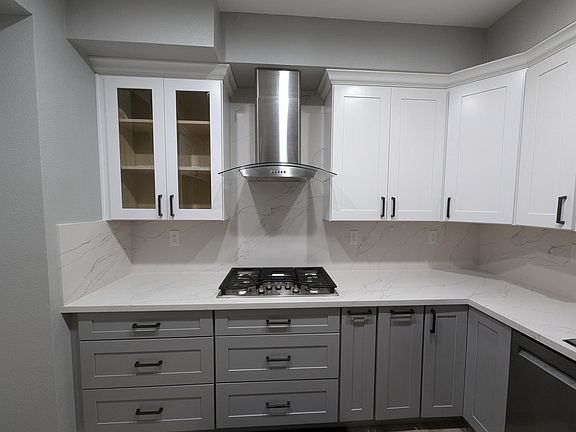 3rd image of 2931 Vineyard Park Dr