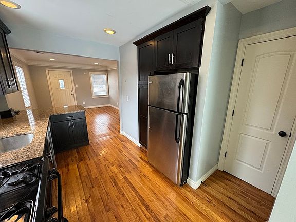 4th image of 3876 Ellwood Ave