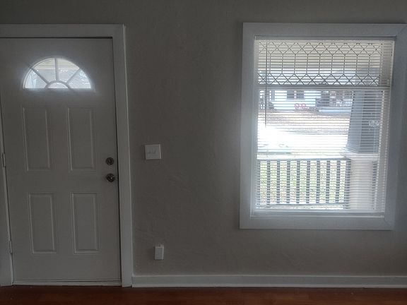 5th image of 425 NW 29th St