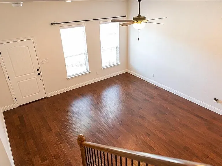 3 bed, 2.5 bath, 1774 sqft, $2,500 — Photo 3
