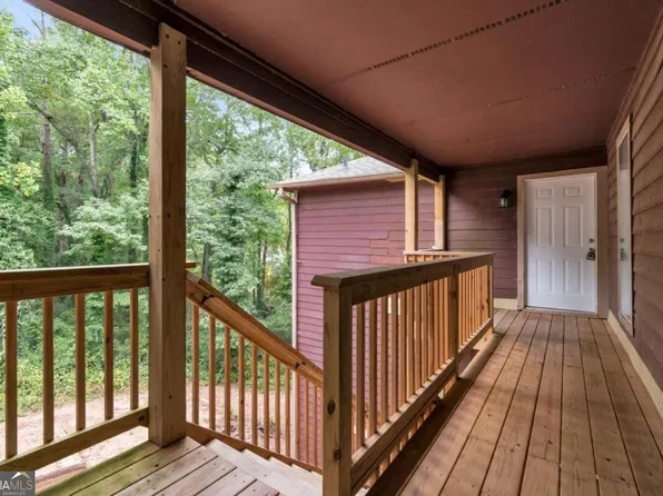 5557 Mountain Springs Cir, Stone Mountain, GA 30088