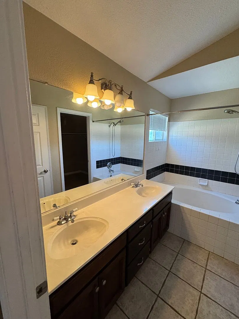 Sterling Oak Dr. Galt — Photo 4