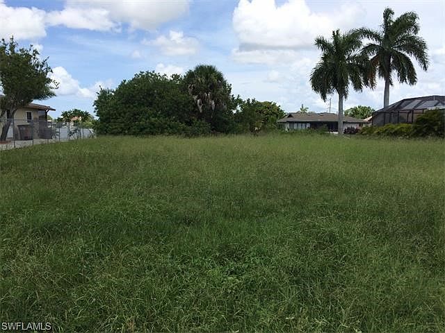 1st image of 22 SE 20th Ct