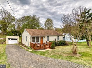 3565 Maple St, Dumfries, VA 22026