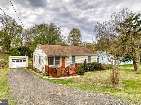 3565 Maple St, Dumfries, VA 22026
