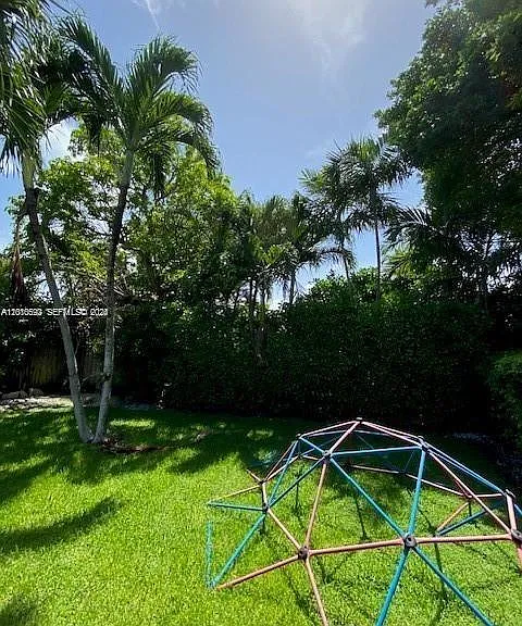 9472 Byron Ave — Photo 25