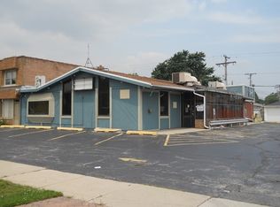 5900 W 79th St, Burbank, IL 60459