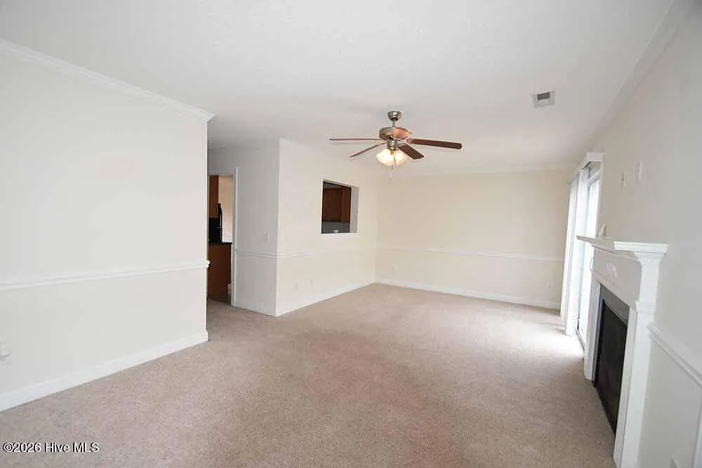 3 bed, 2.5 bath, $1,500 — Photo 3