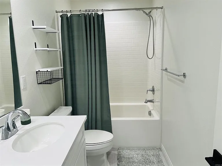 530 Longmeadow St — Photo 45
