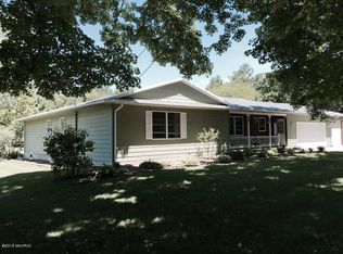 441 Apache Dr, Fremont, MI 49412