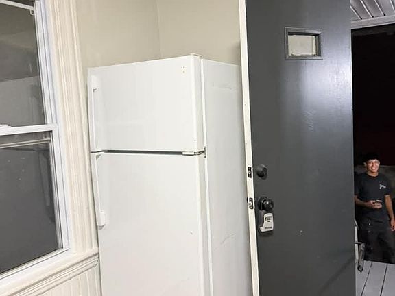 4th image of 1439 E 110th St