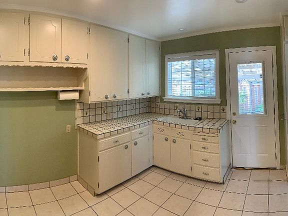 5th image of 1324 Keoncrest Ave