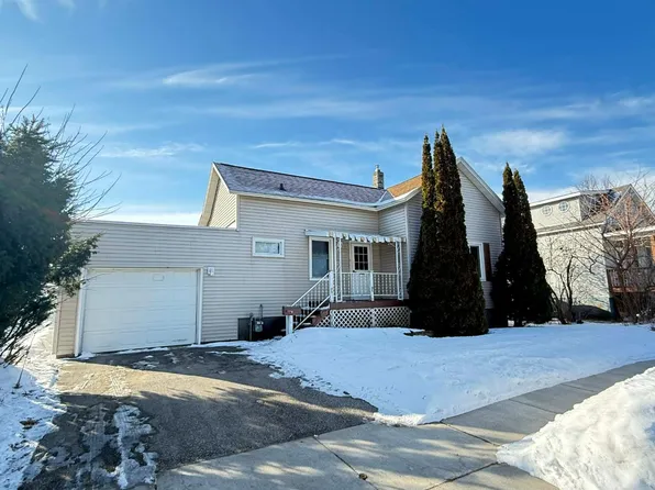 208 Bird St, Marinette, WI 54143