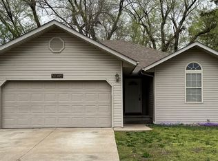 2847 W Water St, Springfield, MO 65802